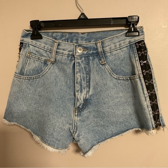 Vintage Unity Denim Cut Off Hook & Eye Open Side Shorts Size 5 - Picture 1 of 14